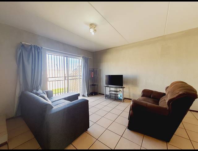 2 BEDROOM APARTMENT RENTED IN HALFWAY GARDENS